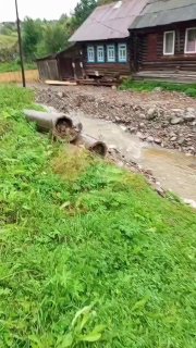 Жители Лысьвы требуют срочного ремонта дороги после паводка